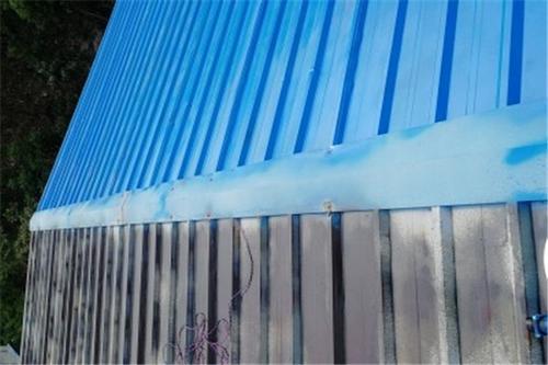 彩鋼瓦免除銹漆 - 彩鋼瓦翻新施工時除銹、及噴涂水性漆的建議